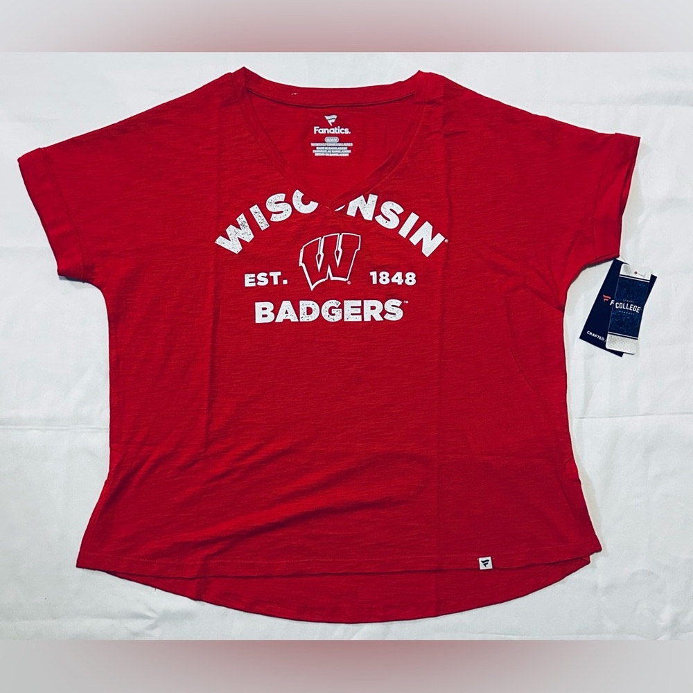 Fanatics Wisconsin Badgers V Neck T-Shirt